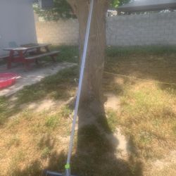 Swimming pool cleaning brush thermostat added