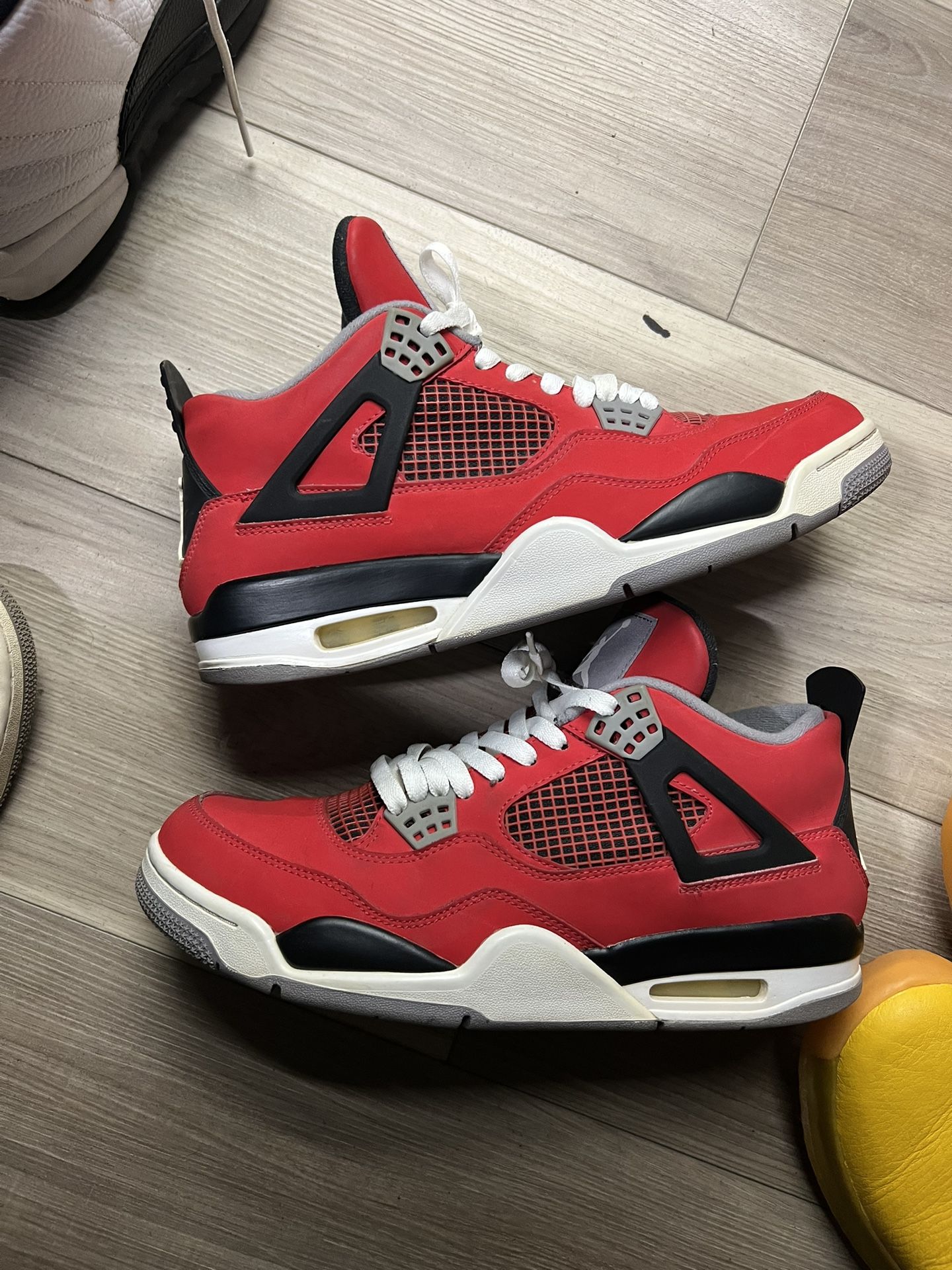 2013 Jordan 4 Toro Bravo Size 9.5 
