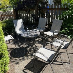 Brand New Patio set - Table & 6 Chairs 