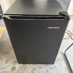 Black and Decker Mini Fridge 