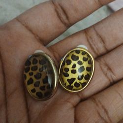 Vintage leopard Print Clip-on Earrings