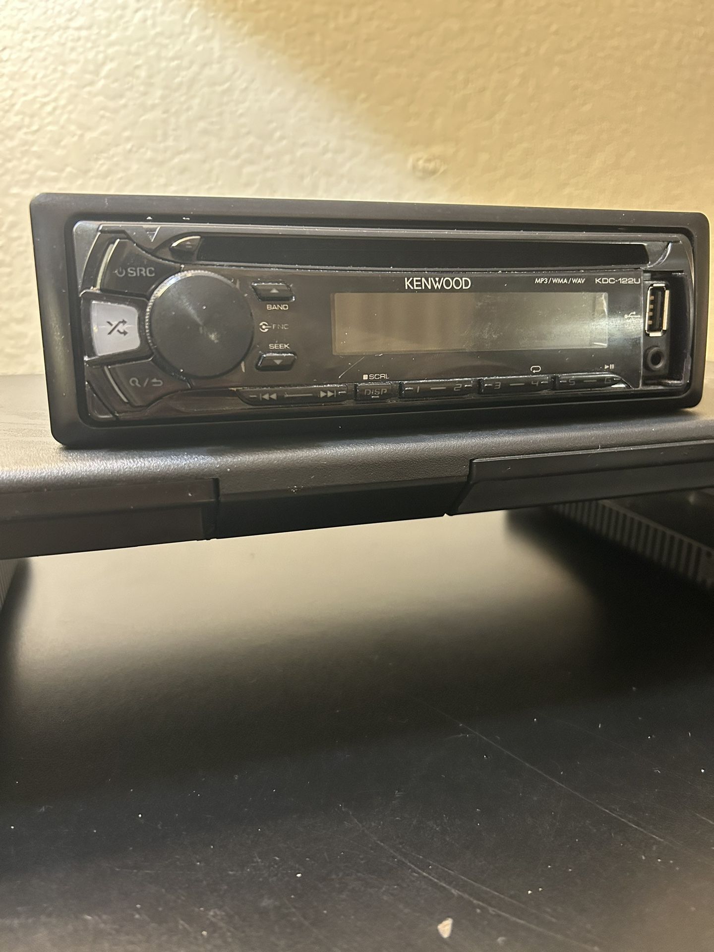 KENWOOD CAR RADIO & REMOTE