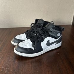 Youth Jordan Mid 1 - Size 2Y