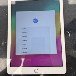 Apple Tablet Silver. MRM62LL