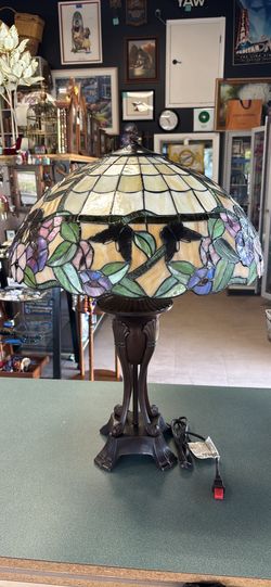 Faux glass Tiffany lamp