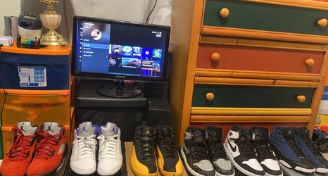 Give Me Some Trades Or Buy Sumn 