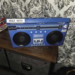  speaker and headphones