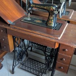 Beautiful Antique Treadle Singer Sewing Machine 6 Drawer Model w attachments