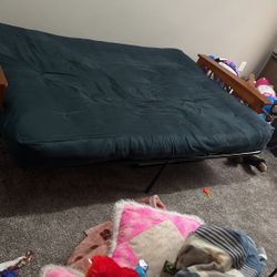 Futon 1yr Old 100$