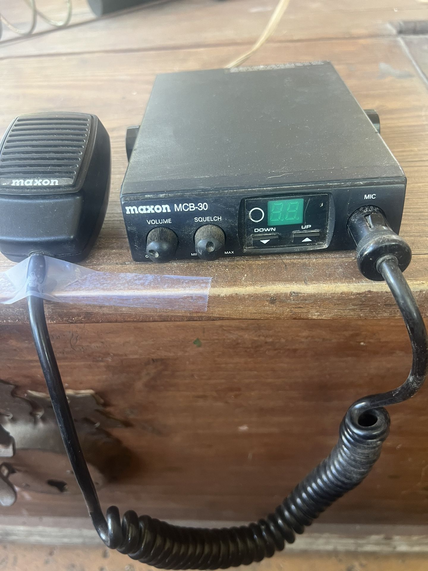 Maxon MCB-30 Compact 40 Channel Mobile CB Radio w Microphone & Harness, UNTESTED $15