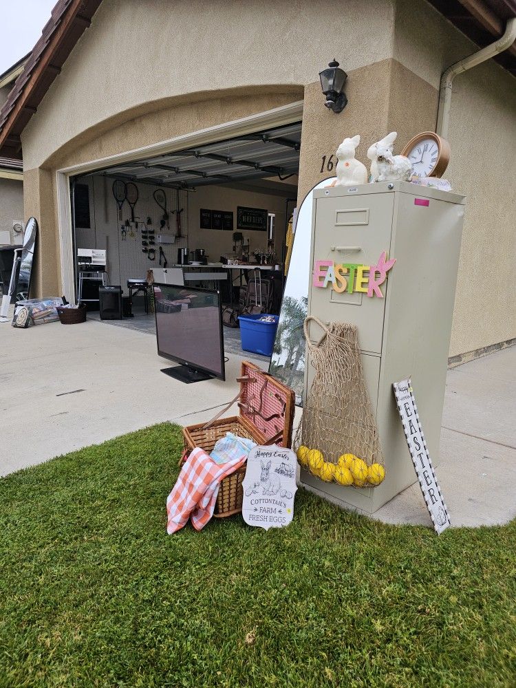 GARAGE SALE!!