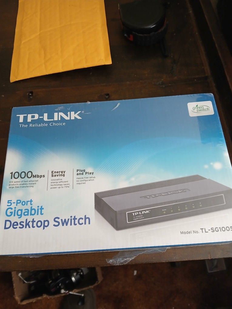 TP-LINK TL-SG1005P 5-Port Desktop Switch - BRAND NEW NEVER OPENED