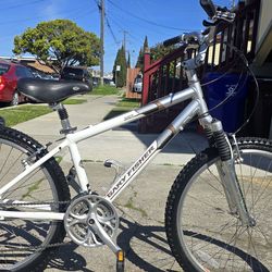 Gary Fisher Mountain Bike Small Size 
Great Condition Ready to Ride