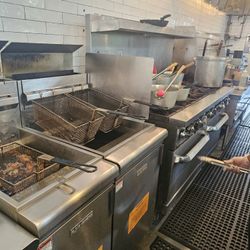 Stove Deep Fryer .https://offerup.com/redirect/?o=cmVwYWlyLnNhbGU= Buy