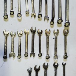 Lot of 25 Indestro Wrenches
