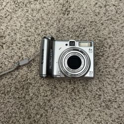 Canon PowerShot A570 IS – 7.1MP Digital Camera (Vintage Point & Shoot)