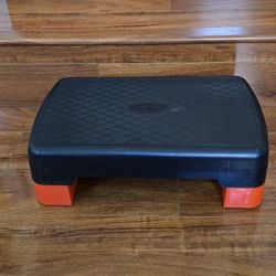 18" Workout Aerobic Exercise Step Platform with 2 Risers, Portable Step Up Platform Trainer