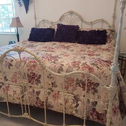 Solid Wood Bedroom Set (5 Piece)