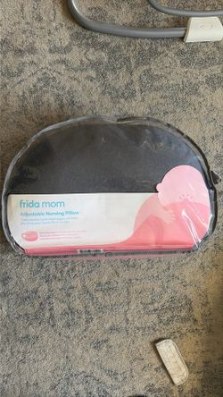 Frida Mom Nursing pillow