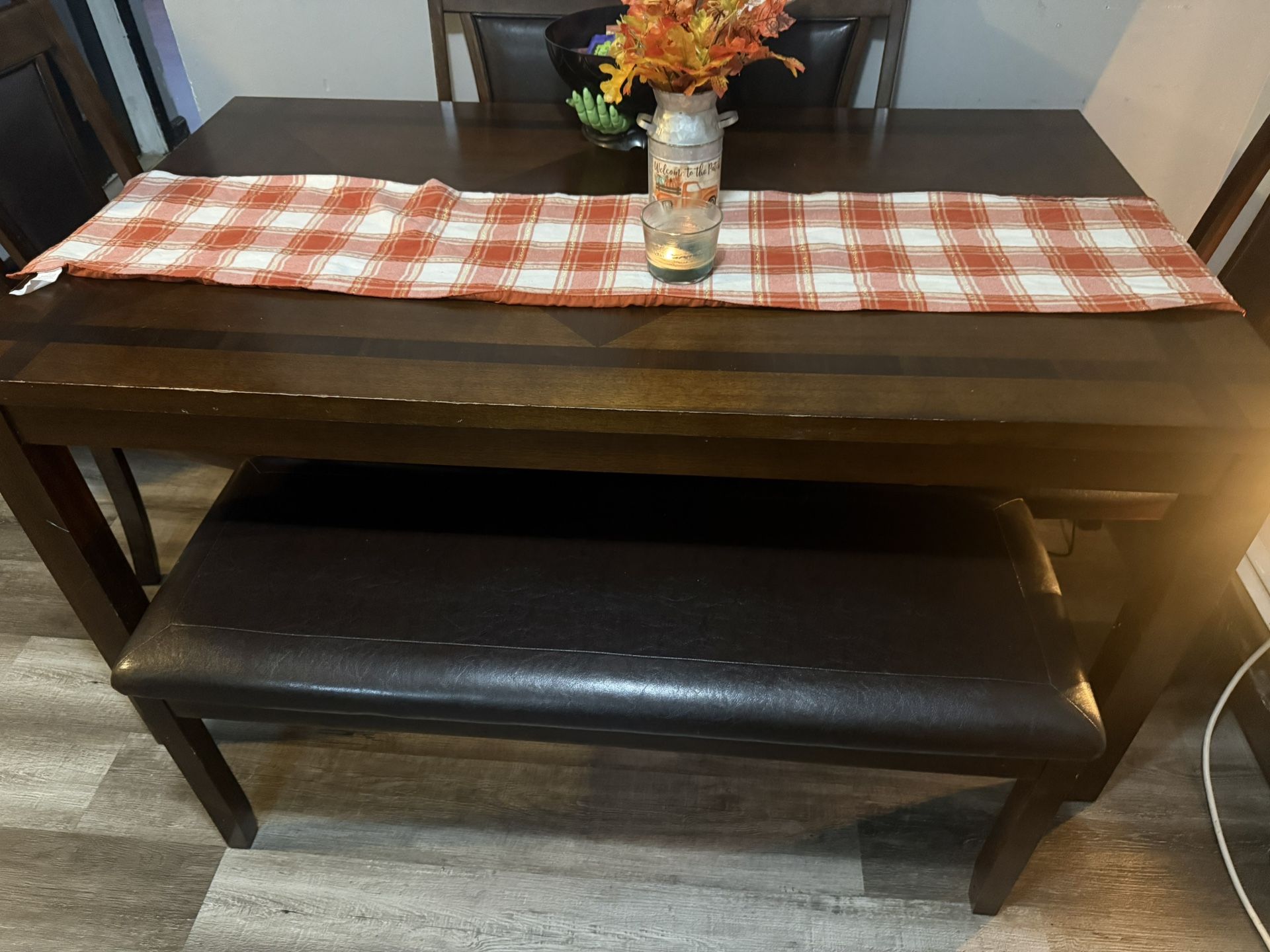 Great Dining Table 8/10 In Condition.