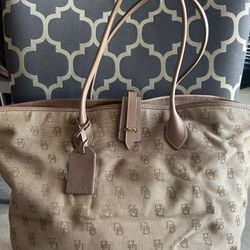 Dooney & Bourke
