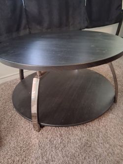 Table/Chairs