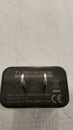 USB-C fast charger ac adapter(5V/3A).