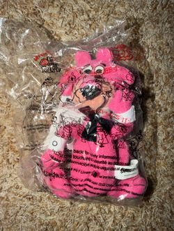 2000 HANNAH BARBARA PLUSH DAIRY QUEEN KIDS MEAL TOY - SNAGLEPUSS