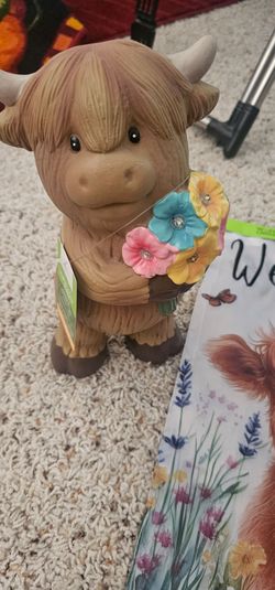 Brand New matching cow decorations