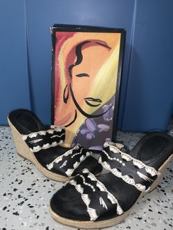Super Cute Summer Sandals...Like New!!!