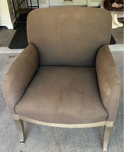 2 gray cushions