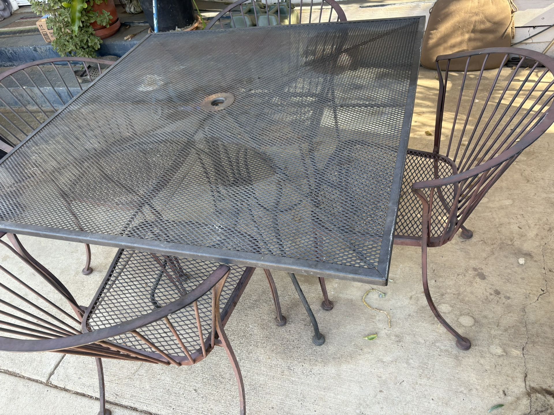 Metal Outdoor Patio Table With 4 Chairs