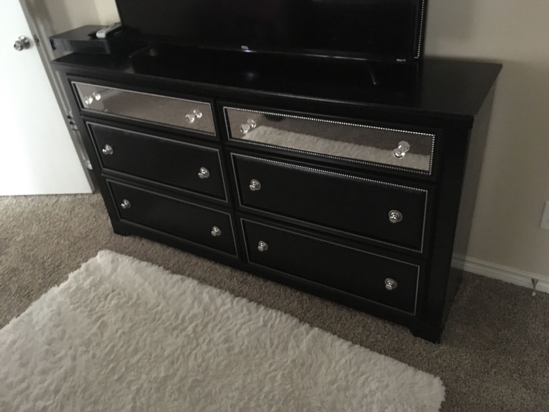 Black rhinestone bedroom set excellent condition