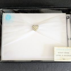 Victoria Lynn White Wedding Guest Book With Pen And Rhinestone Heart NWT 