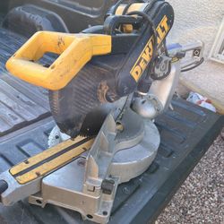 Dewalt Saw 