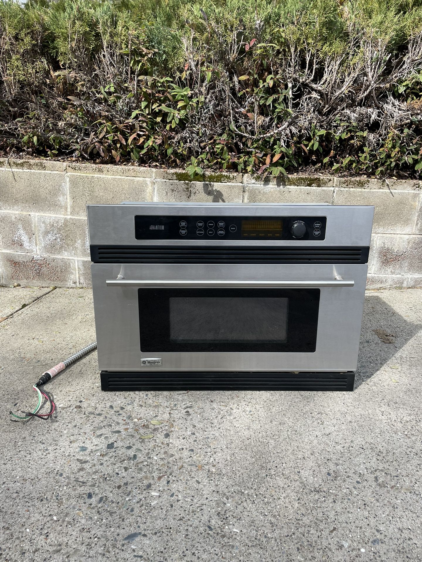 General Electric Monogram Advantum Convection Microwave Oven