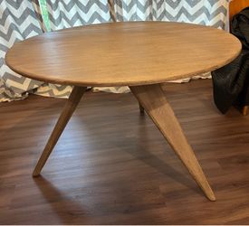 West Elm Omni dining table 47” round