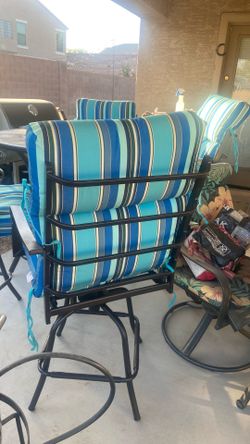 I have just the four  bar stools  w cushions  only  price  been reduced  150