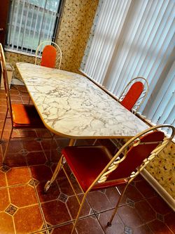 Vintage 1960s Mid-Century Modern Dinette Set - Table & 4 Chairs