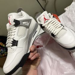 Men’s Jordan Concrete Retro 4s 