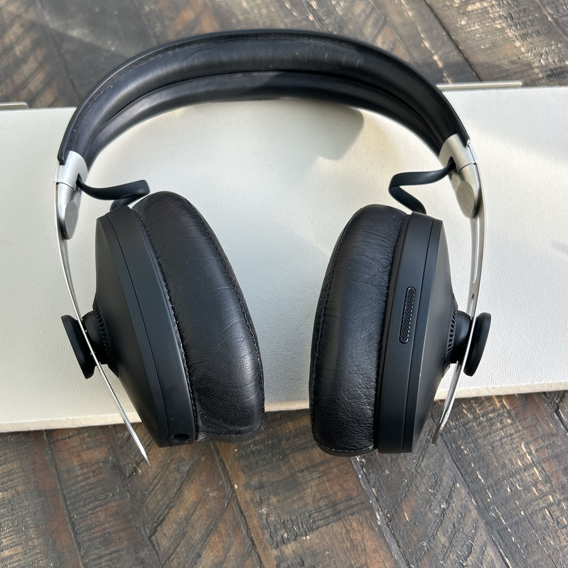 SENNHEISER MOMENTUM Headphones
