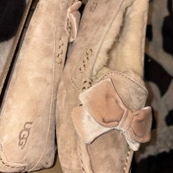 UGG