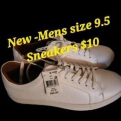 New  - Men's Size 9.5 Sneakers $10