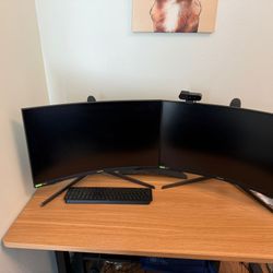 Samsung 27" Odyssey G7 WQHD 240Hz 1ms G-Sync Compatible HDR600 QLED Curved Gaming Monitor