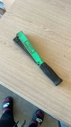 Hammer Tacker