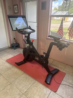 2021 Peloton Bike Plus Excellent Condition 7 - Sugar Land, TX