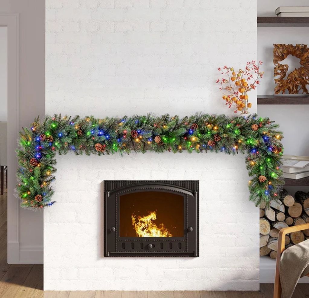 9’ Pre-lit LED With Twinkle Artificial Greenery Garland