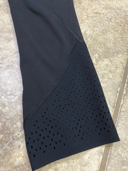 Lululemon Athletic Black Crop Leggings Pants RN 106259 CA 35801 Size 4 U3  Womens for Sale in Chula Vista, CA - OfferUp