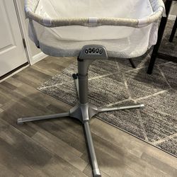 Halo Bassinet With Infant Insert 