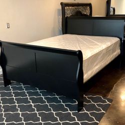 Queen Black Sleighbed Plush Queen Plush Mattress (Free Delivery )